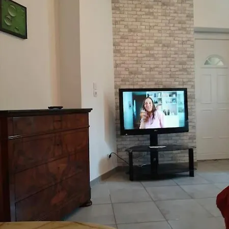 شقة Confortable En Hyper Centre Parking Gratuit Dans La Rue Acces Avec Boite A Clee كاسْتْرْ