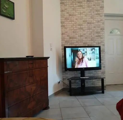 公寓 Confortable En Hyper Centre Parking Gratuit Dans La Rue Acces Avec Boite A Clee 卡斯特尔